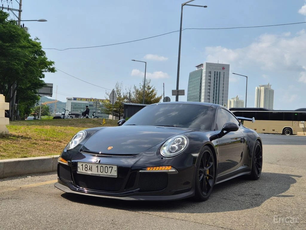 Porsche 911 * * * GT3* * * 