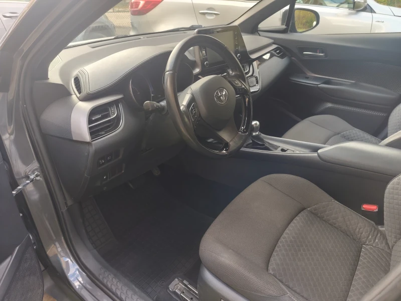 Toyota C-HR 04.2022г 44000км Хибрид във Гаранция, снимка 9 - Автомобили и джипове - 52119066