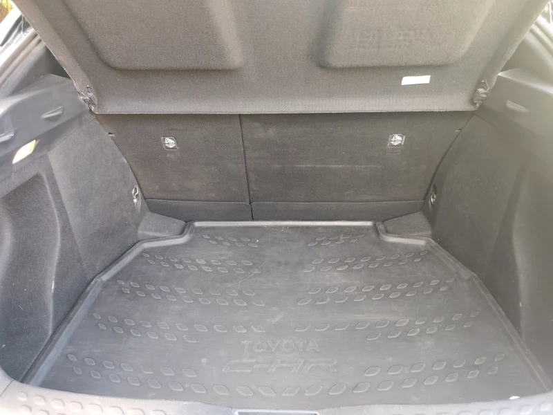 Toyota C-HR 04.2022г 44000км Хибрид във Гаранция, снимка 14 - Автомобили и джипове - 52119066