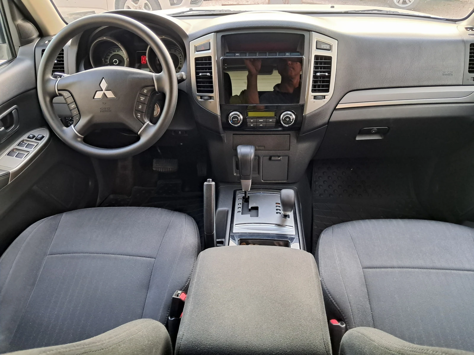 Mitsubishi Pajero -102000 км.ПЪЛНА СЕРВИЗНА ИСТОРИЯ В СИЛВЪР СТАР - изображение 8