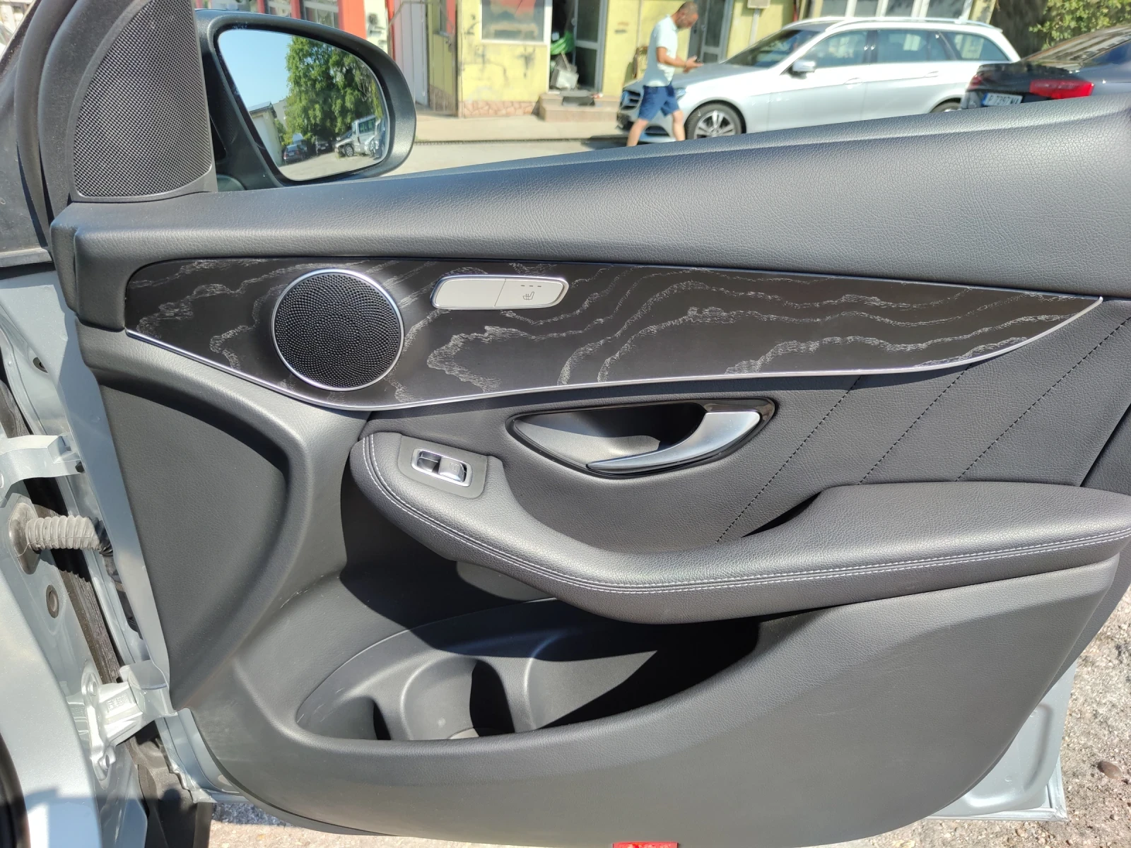 Mercedes-Benz GLC 300 DE AMG Line 4Matic EQ-Power  Plug-in hybrid  | Mobile.bg   13