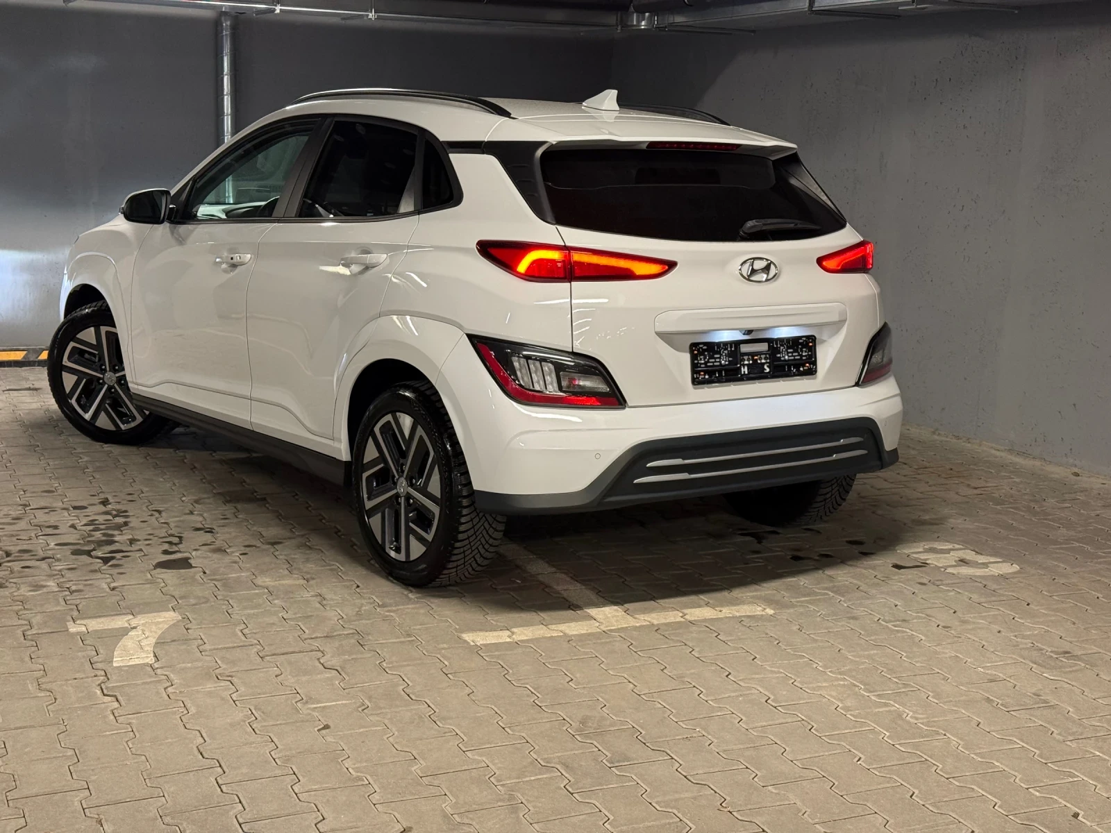 Hyundai Kona 64 KWh PRIME 204 hp Camera Facelift* / HUD /, снимка 4 - Автомобили и джипове - 53988371