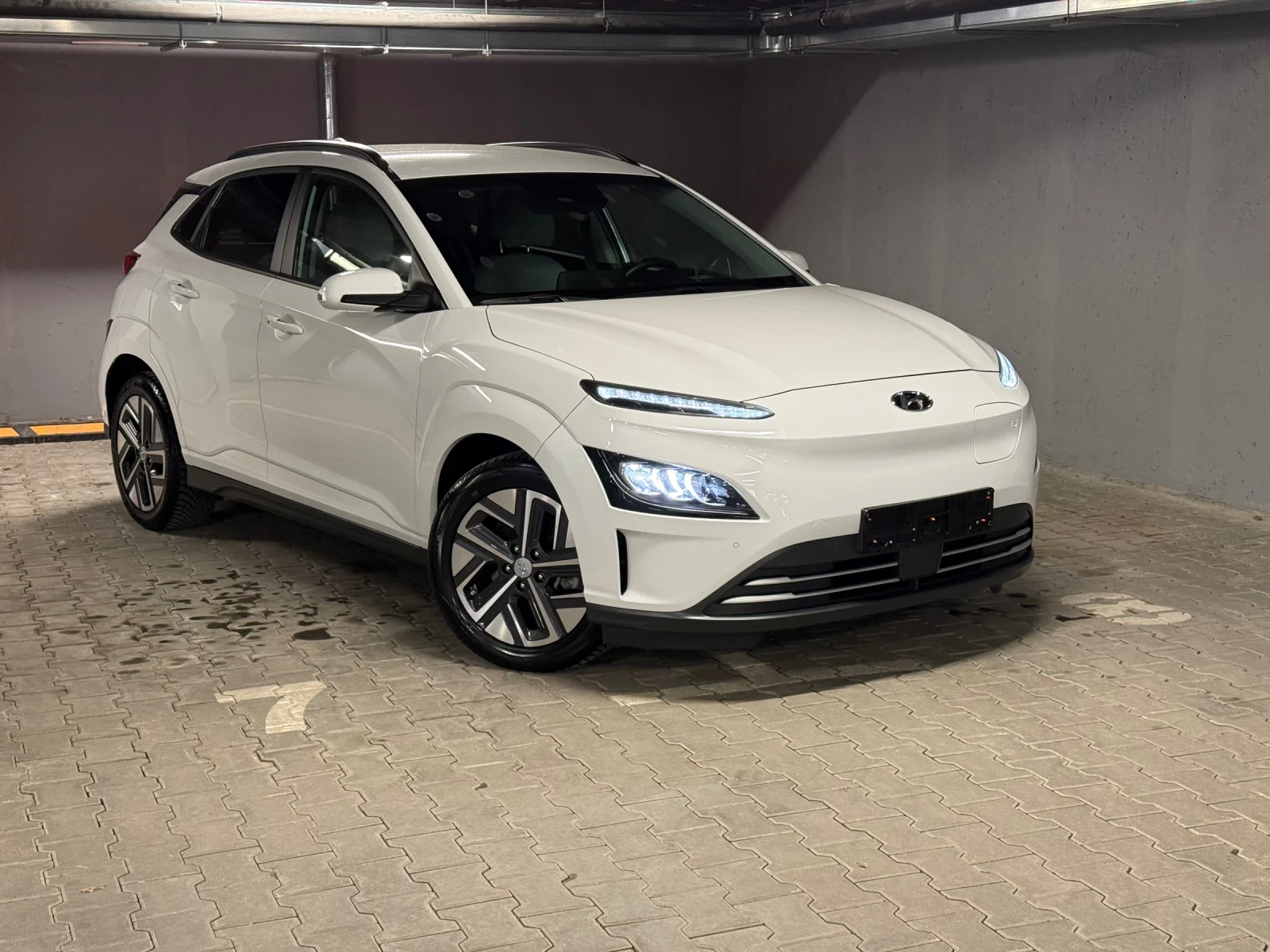 Hyundai Kona 64 KWh PRIME 204 hp Camera Facelift* / HUD /