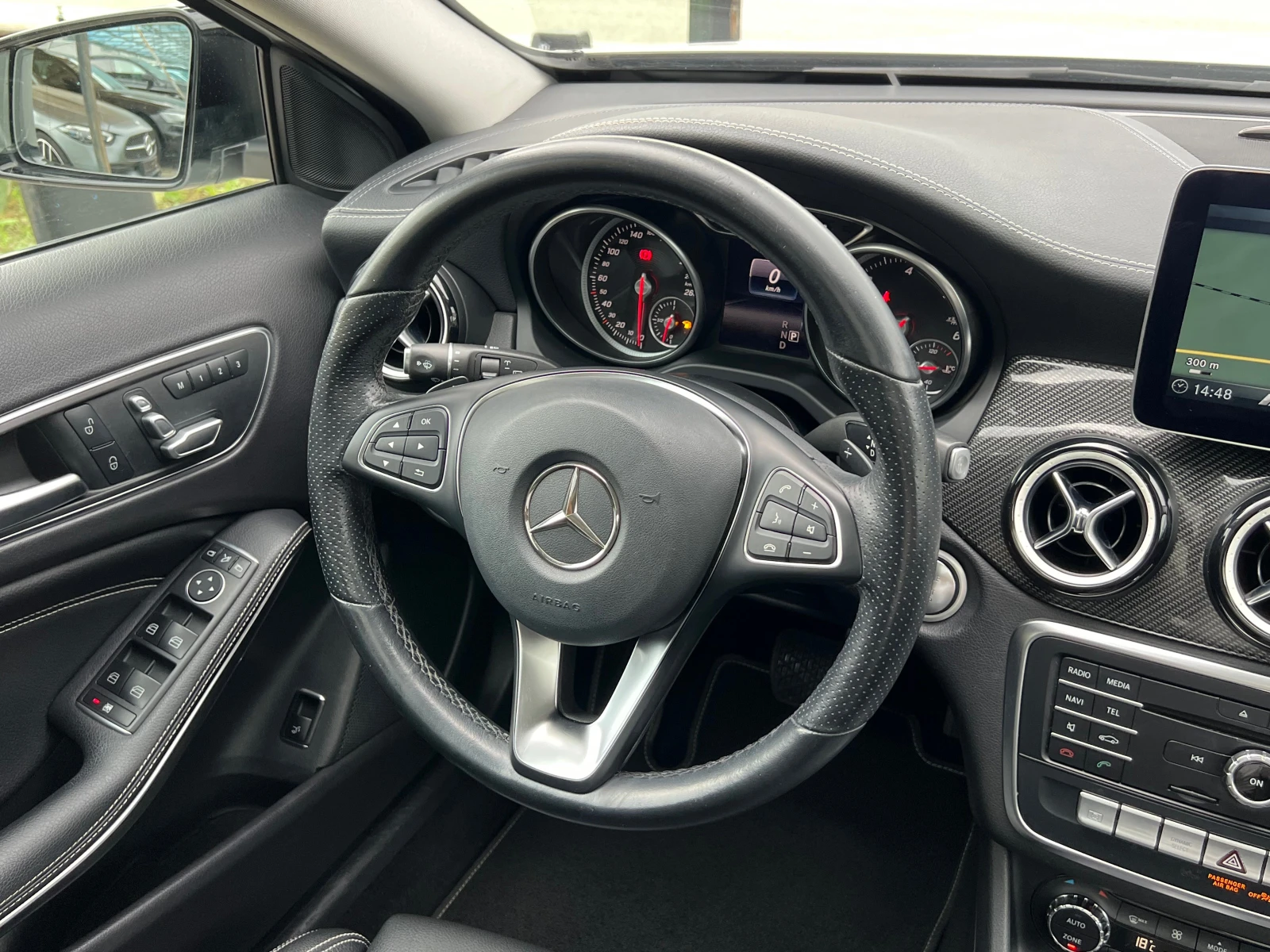 Mercedes-Benz GLA 200d, 4-MATIC, AMG LINE NIGHT EDITION, PANORAMA, C, снимка 11 - Автомобили и джипове - 54791431