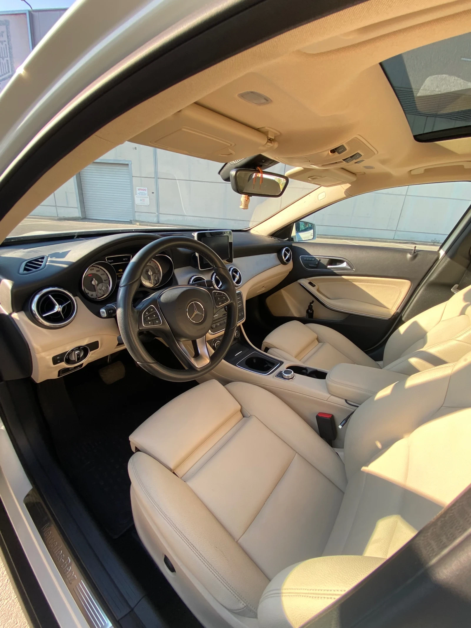Mercedes-Benz GLA 250 Harmon Kardon, снимка 7 - Автомобили и джипове - 56273413
