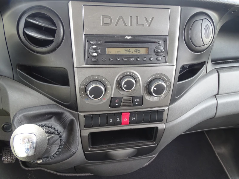 Iveco Daily 35S17 3.0HPI* * * Климатроник* * *  КАТ. * Б* 3, 5, снимка 11 - Бусове и автобуси - 50069272