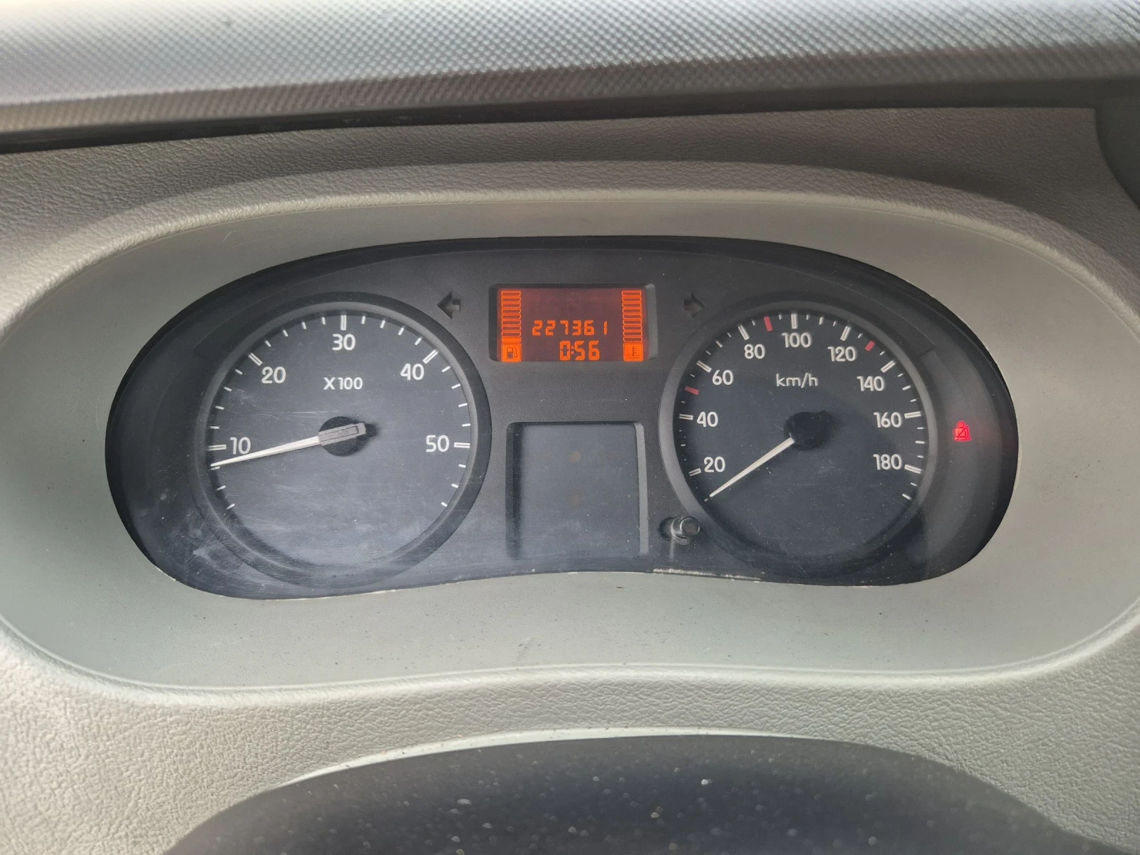 Renault Master 2.5DCI* ITALY* КЛИМАТИК* , снимка 13 - Бусове и автобуси - 54186886