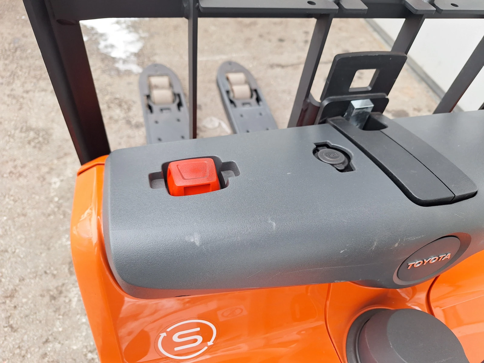 ���������� Toyota LWI160 Li-ION-185 �.�.  | Mobile.bg � ����������� 5