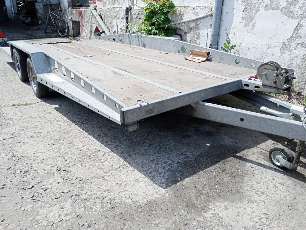 �� ��������� Brian James | Mobile.bg � ����������� 1