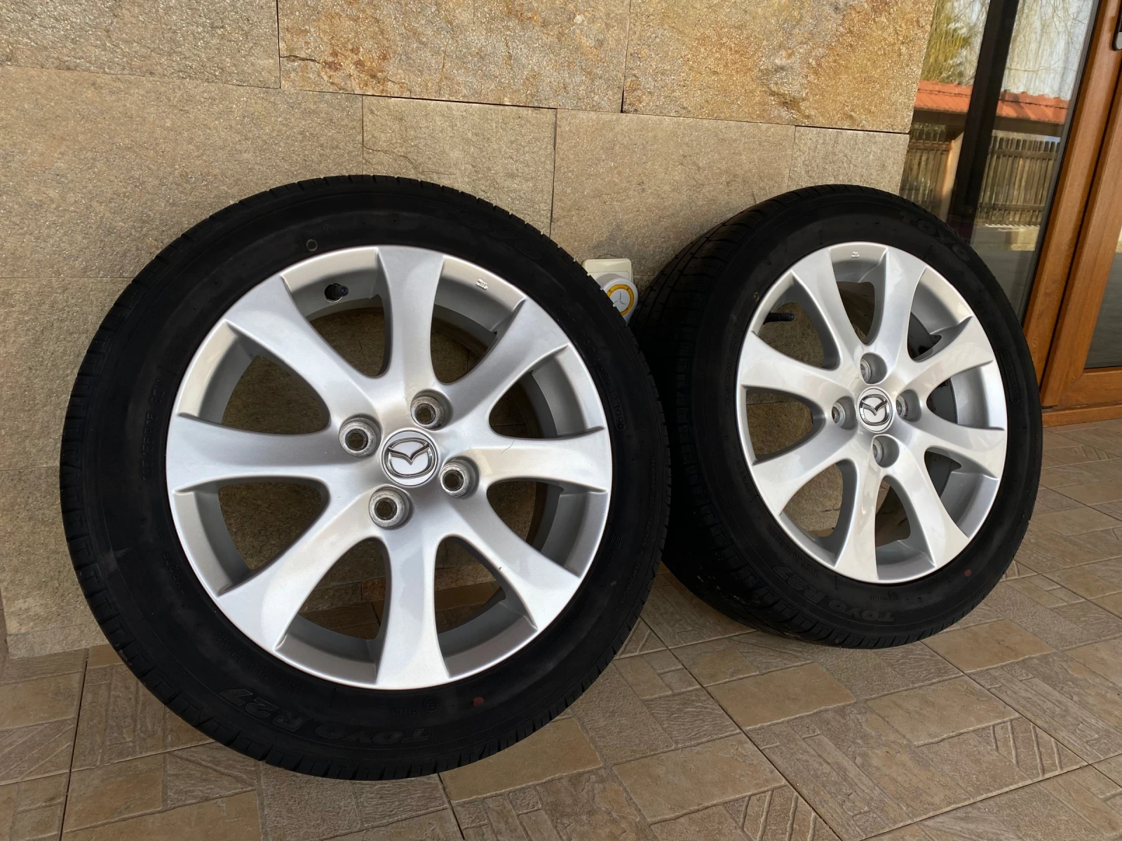 Гуми с джанти Toyo 185/55R15, снимка 3 - Гуми и джанти - 53755457