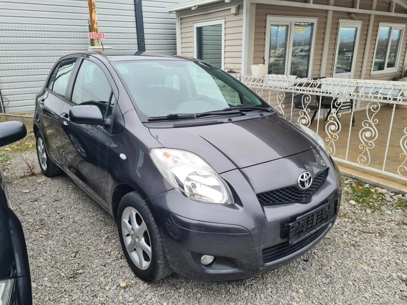 Toyota Yaris 1.0i , снимка 1 - Автомобили и джипове - 46355864