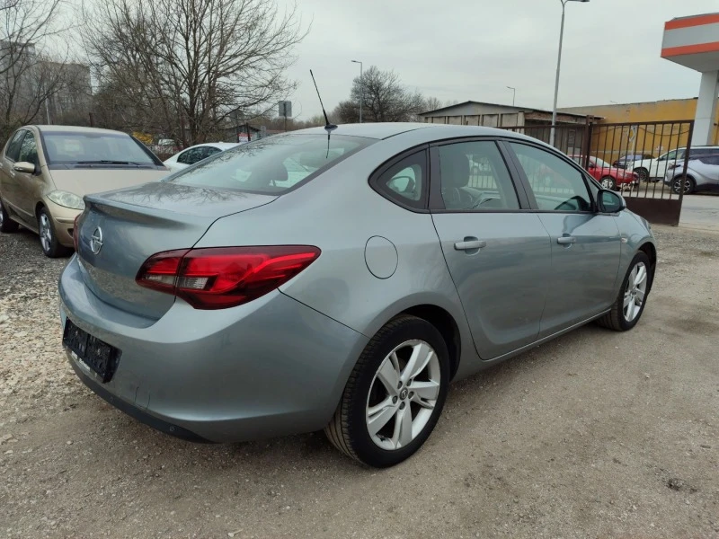 Opel Astra 1.6i, снимка 4 - Автомобили и джипове - 44473614