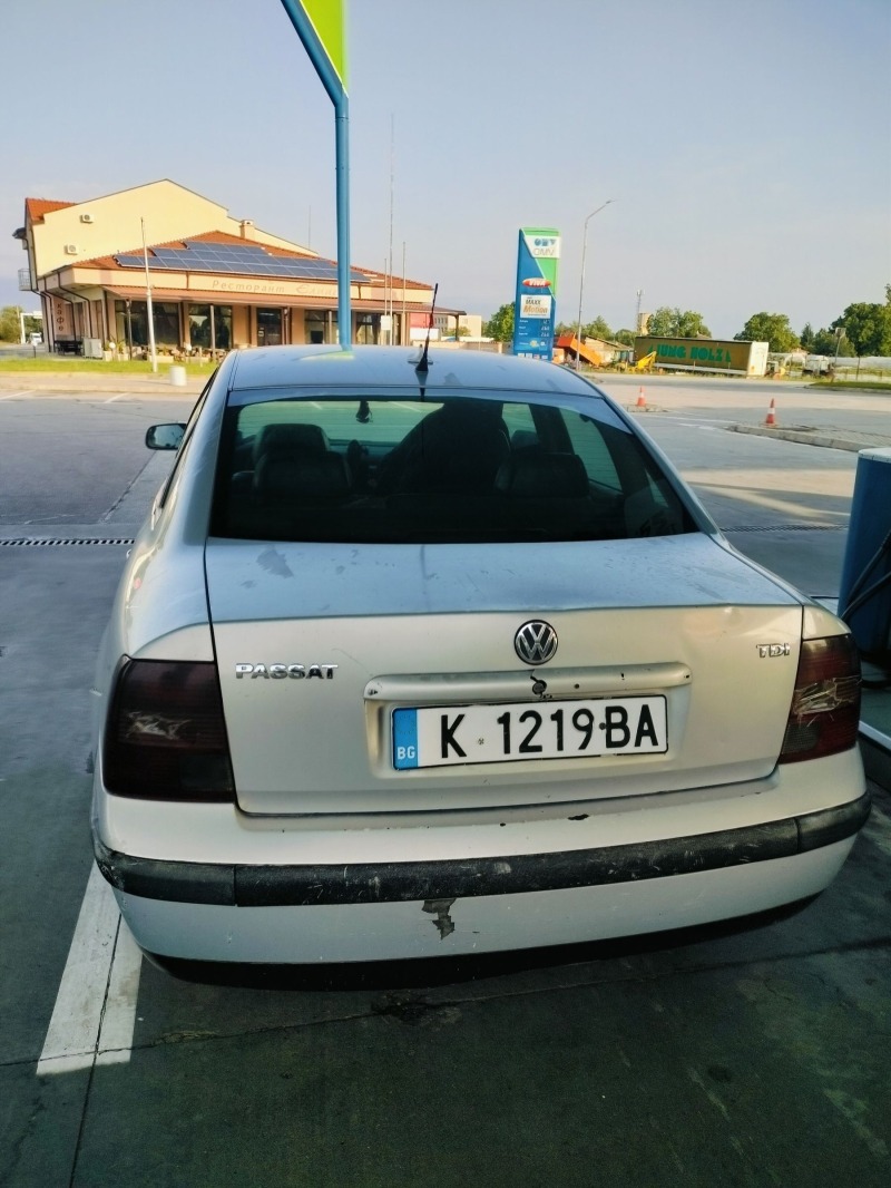 VW Passat, снимка 2 - Автомобили и джипове - 46318944