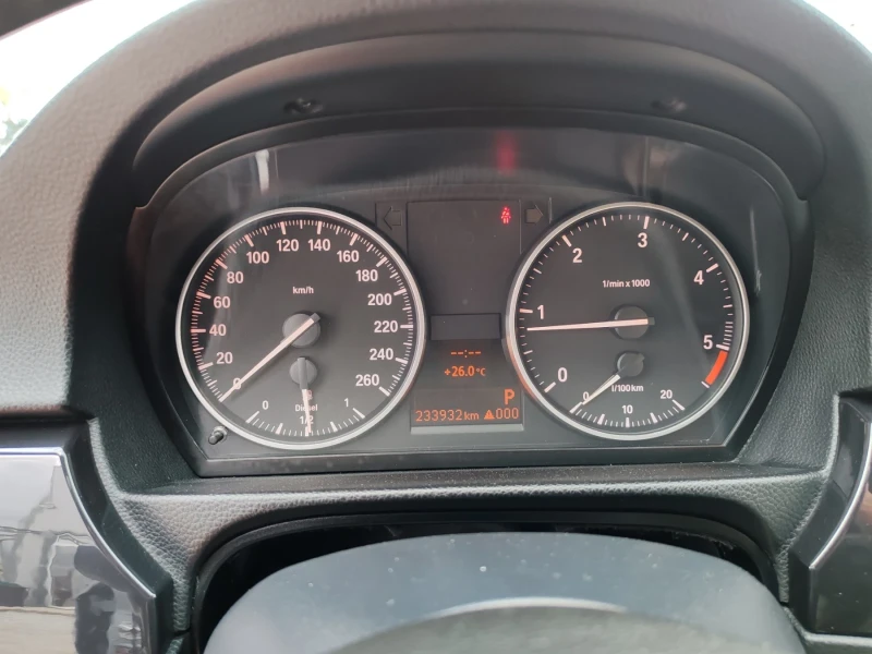 BMW 320 2.0d 200кс Facelift, снимка 14 - Автомобили и джипове - 47463936