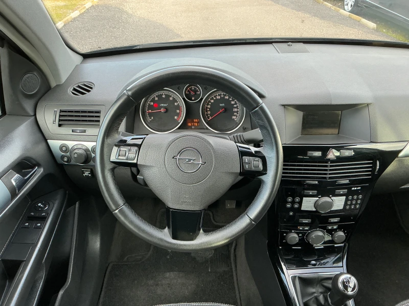 Opel Astra 1.8 I, снимка 9 - Автомобили и джипове - 48315119