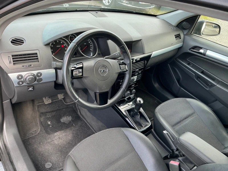 Opel Astra 1.8 I, снимка 11 - Автомобили и джипове - 48315119