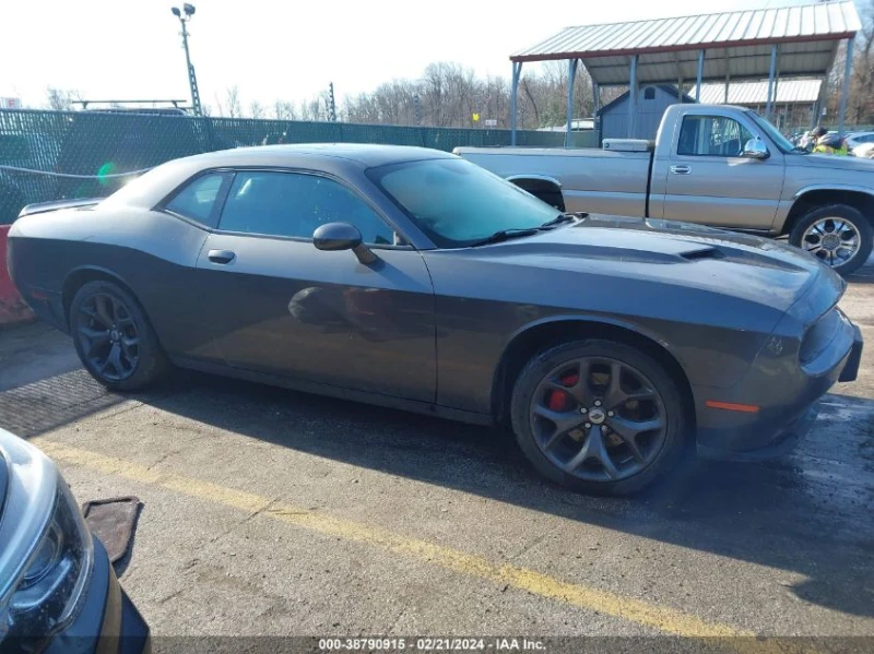 Dodge Challenger 3.6L V-6 DOHC, VVT, 305HP Rear Wheel Drive, снимка 5 - Автомобили и джипове - 49191737