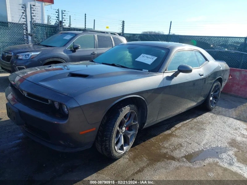 Dodge Challenger 3.6L V-6 DOHC, VVT, 305HP Rear Wheel Drive, снимка 2 - Автомобили и джипове - 49191737