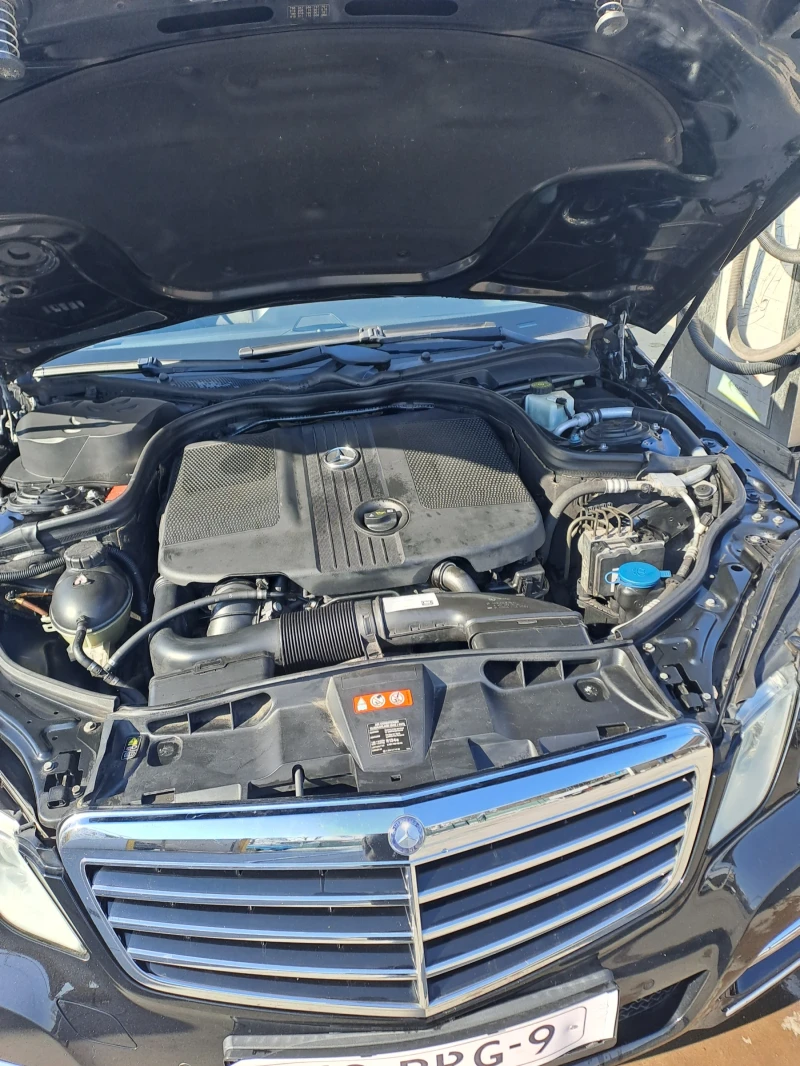 Mercedes-Benz E 200, снимка 14 - Автомобили и джипове - 49227254