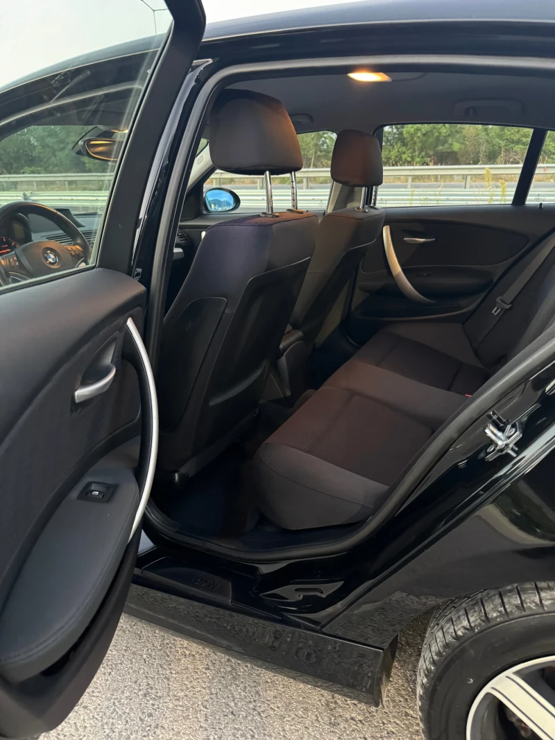 BMW 120 Автоматик, снимка 8 - Автомобили и джипове - 52327619