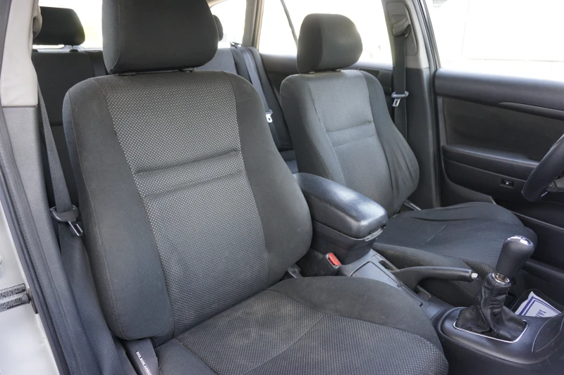 Toyota Avensis, снимка 12 - Автомобили и джипове - 51843721