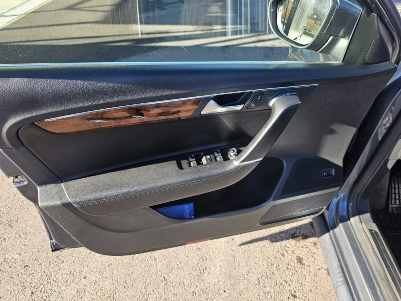 VW Passat 2.0 TDI / 4?4 / 170 к.с., снимка 14 - Автомобили и джипове - 52387316