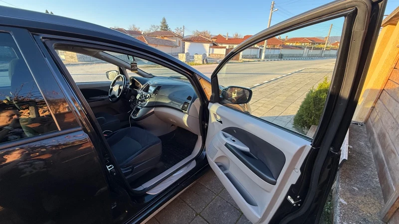 Mitsubishi Grandis, снимка 13 - Автомобили и джипове - 52458303