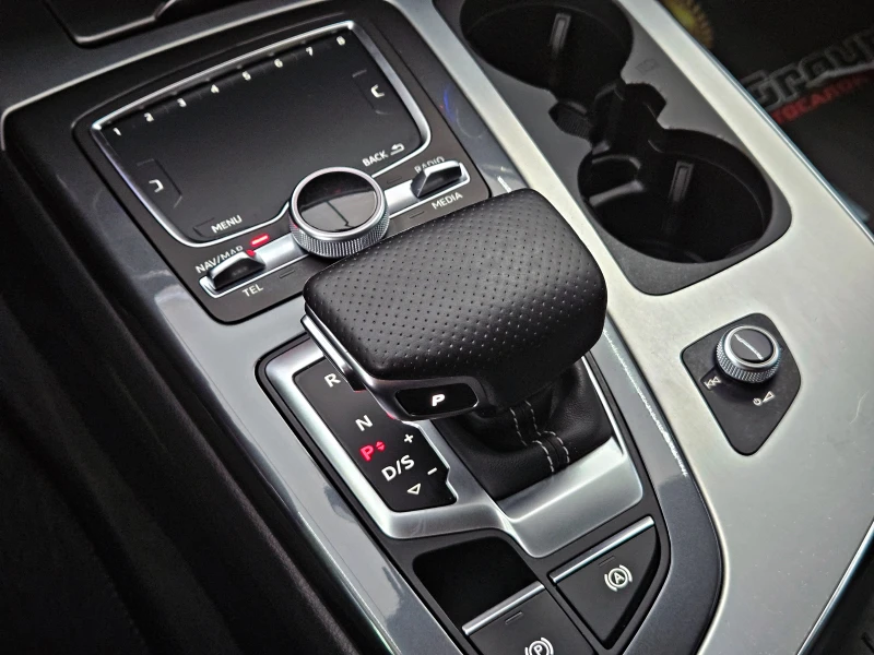 Audi Q7 S-LINEx3/3.0TDI/7MESTA/360CAM/PANO/ВАКУУМ/AMBI/LIZ, снимка 12 - Автомобили и джипове - 52839578
