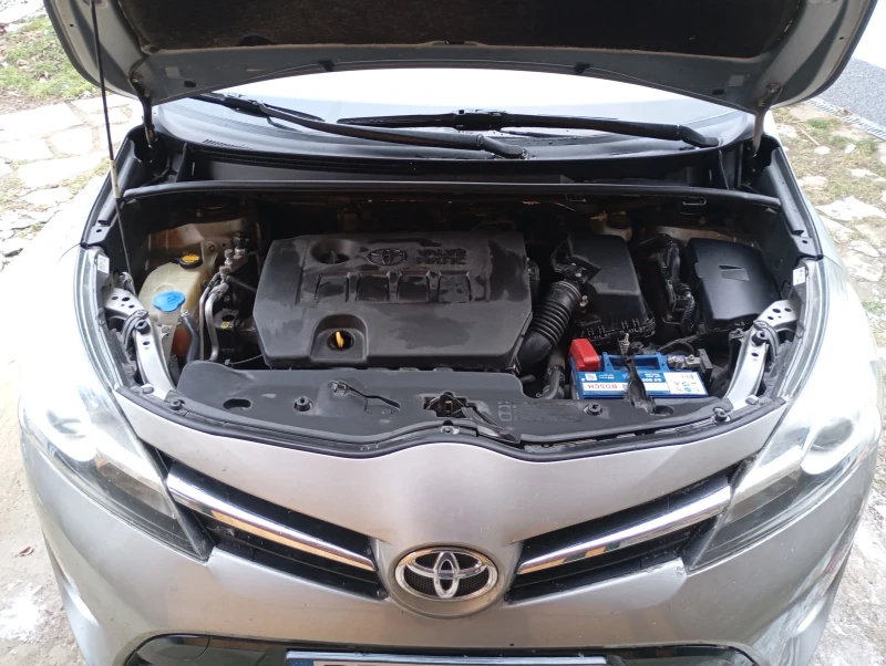 Toyota Verso, снимка 15 - Автомобили и джипове - 53339903