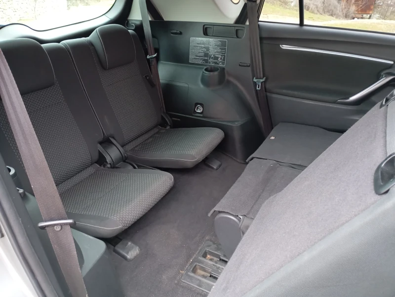 Toyota Verso, снимка 9 - Автомобили и джипове - 53339903