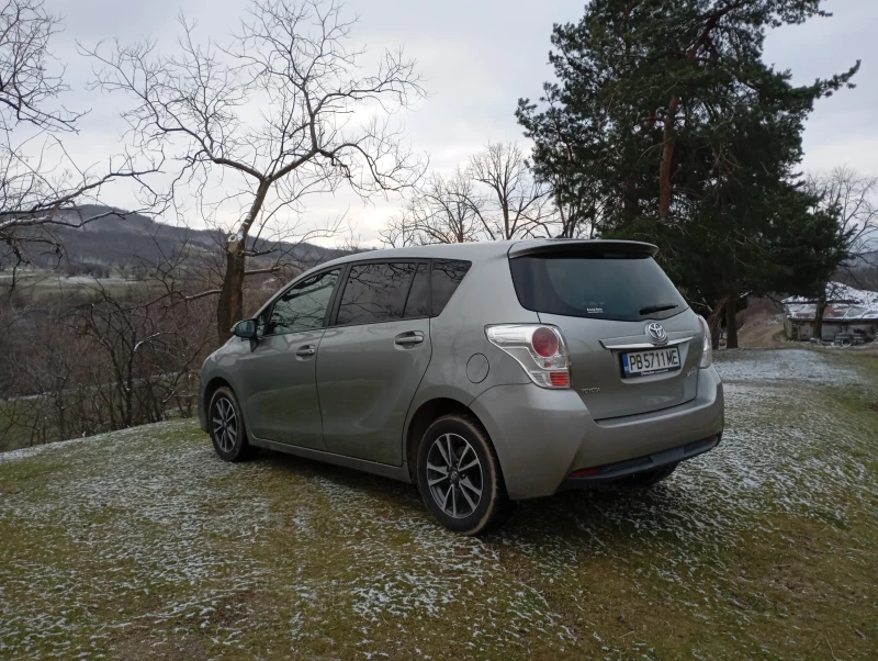 Toyota Verso, снимка 4 - Автомобили и джипове - 53339903