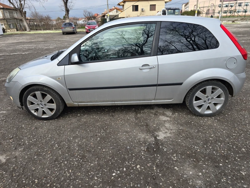 Ford Fiesta 1.3 КЛИМАТИК, снимка 7 - Автомобили и джипове - 53433315