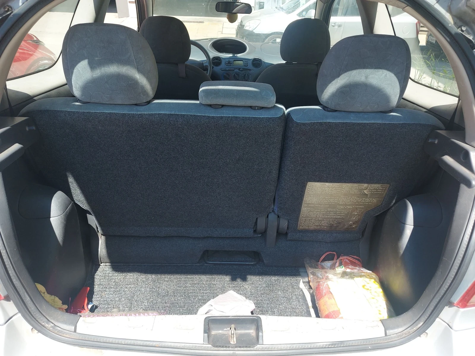 Toyota Yaris 1.0 VVTI - изображение 9