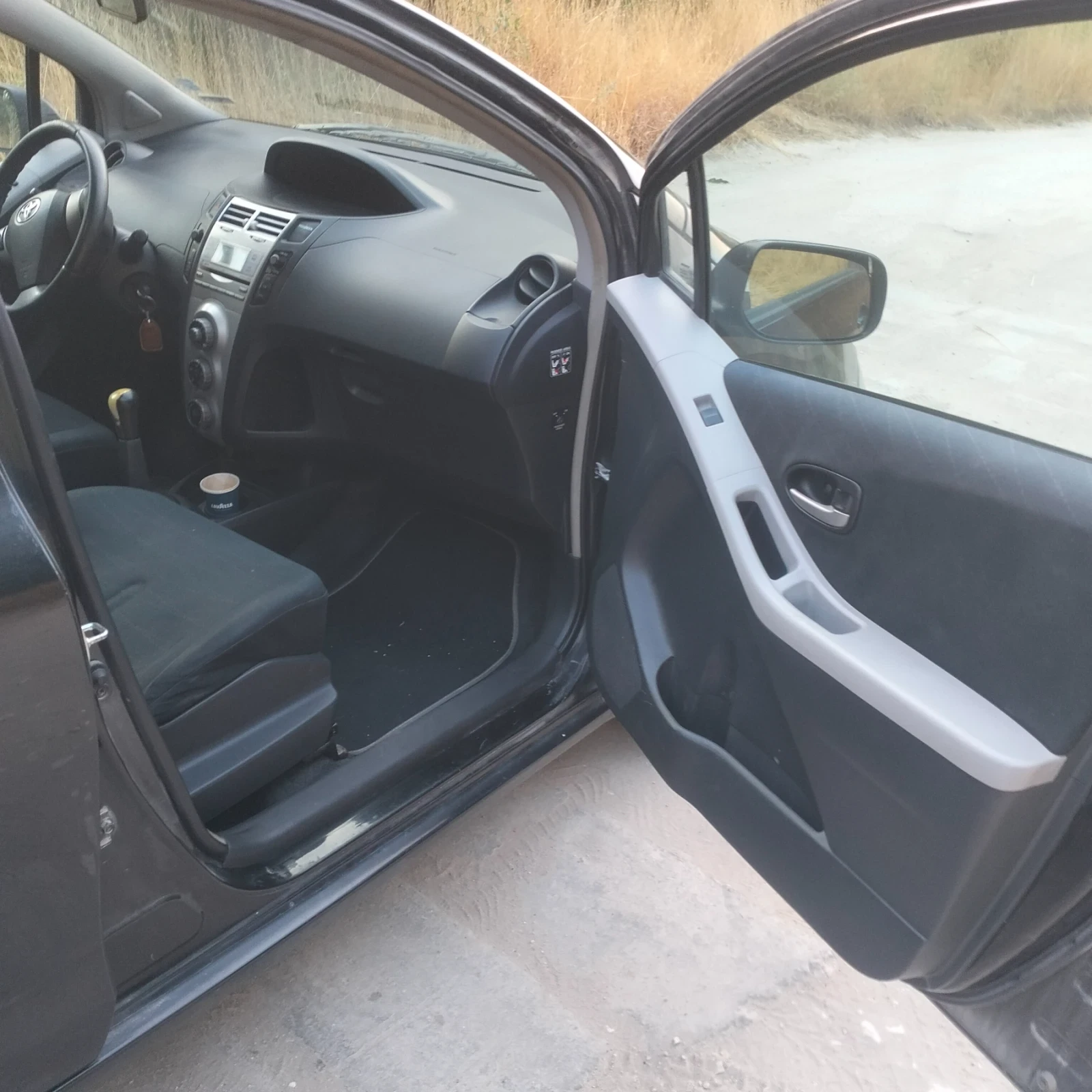 Toyota Yaris  - изображение 7