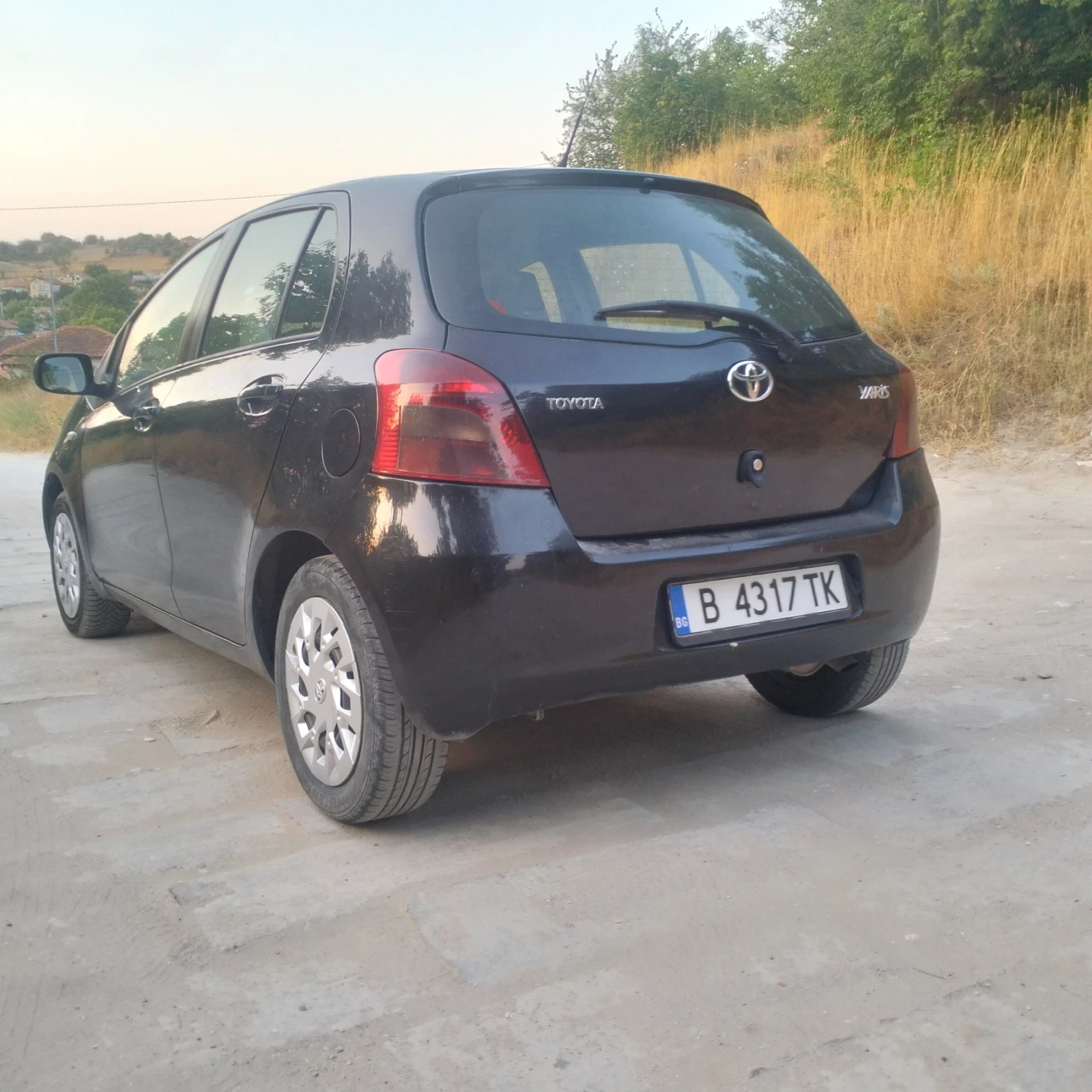 Toyota Yaris  - изображение 4