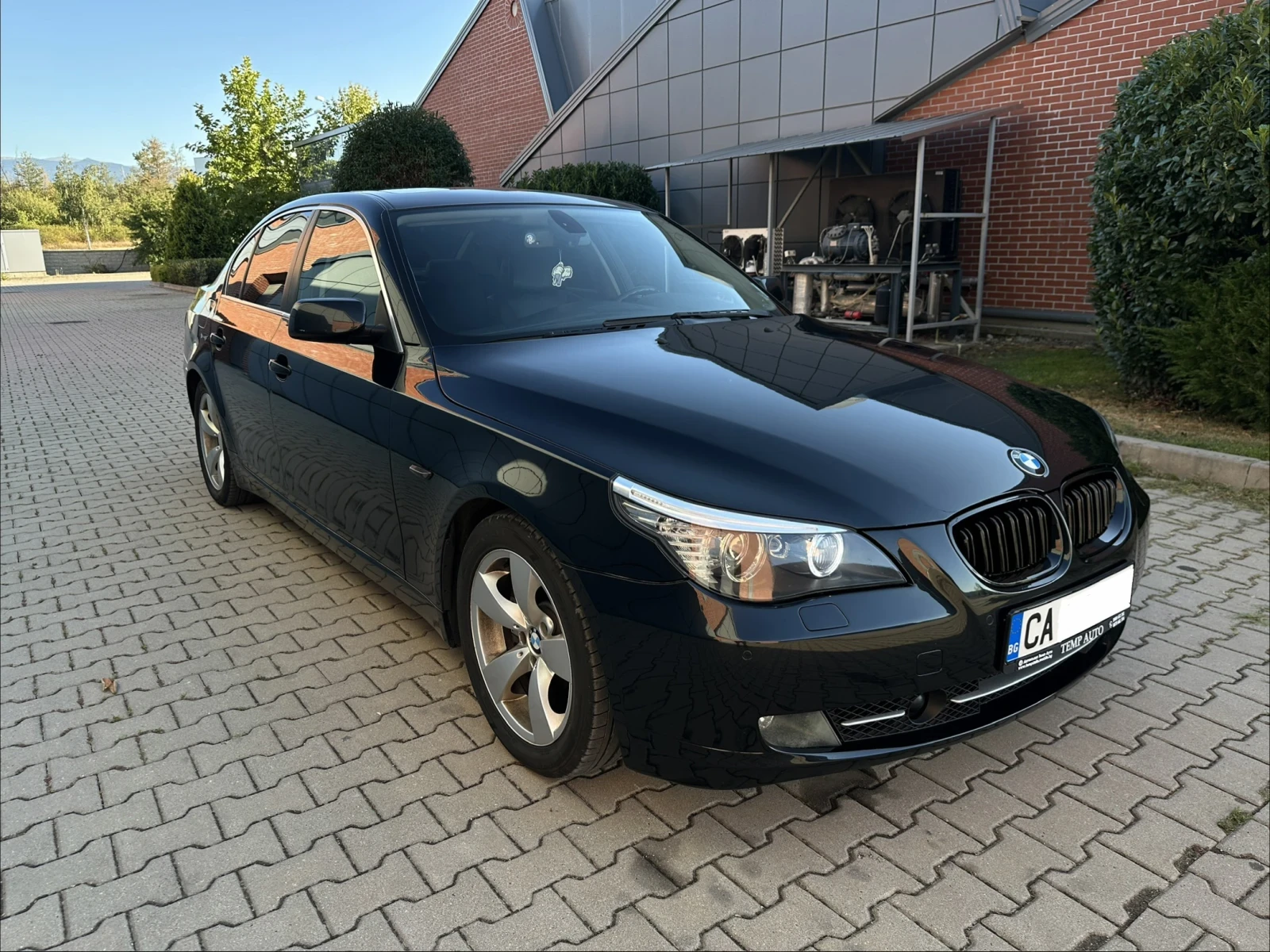 BMW 550 4.8 367кс - изображение 8