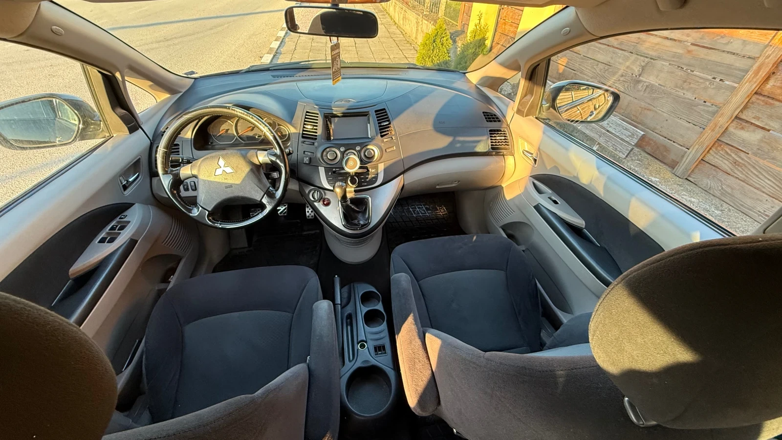 Mitsubishi Grandis  - изображение 5