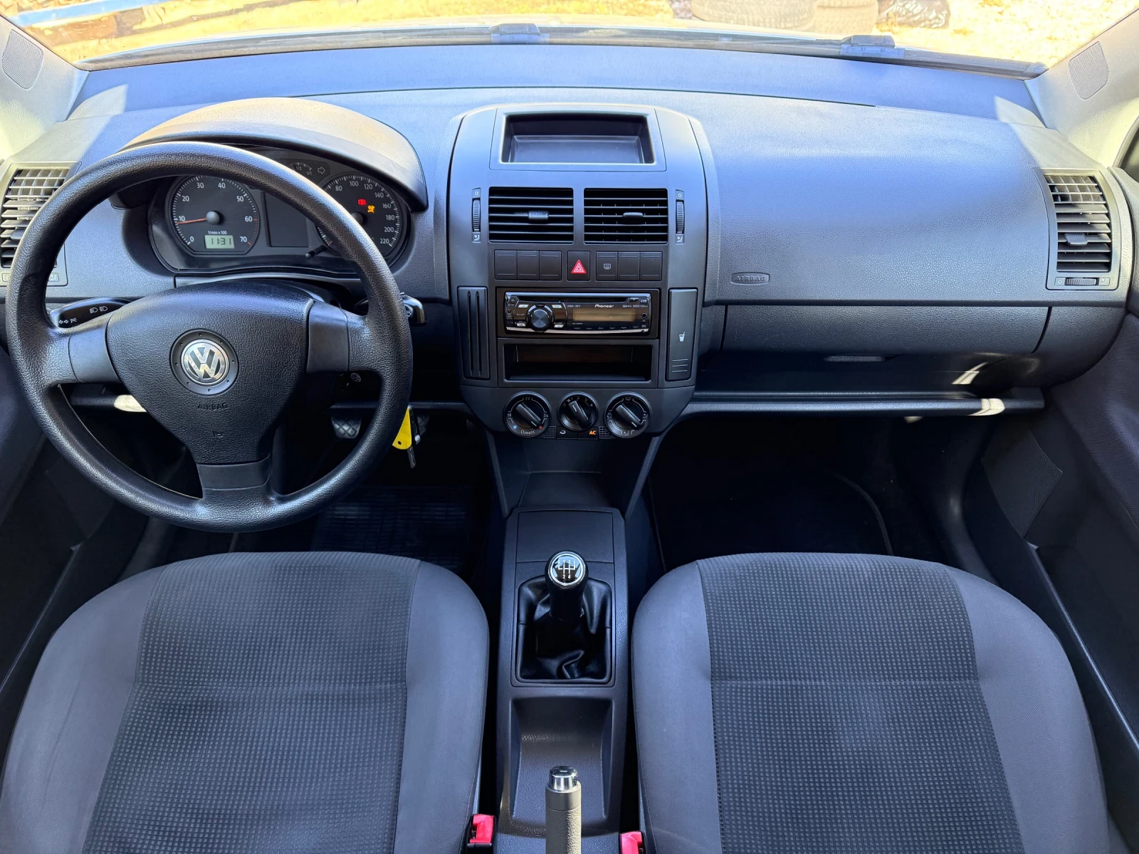 VW Polo 1.2i* ИТАЛИЯ* РЕАЛНИ КМ* АЛУМ. ДЖАНТИ*  - изображение 9