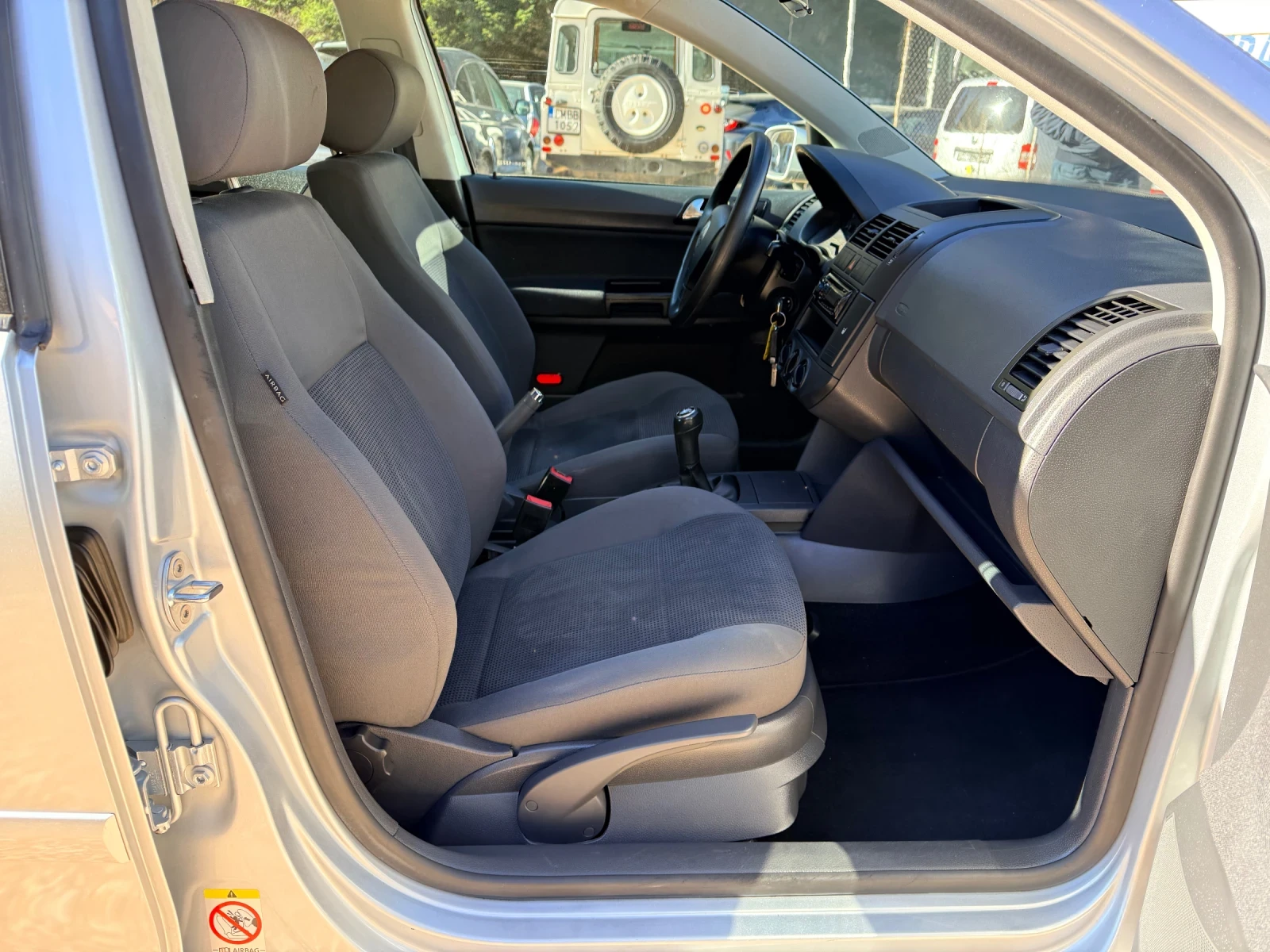 VW Polo 1.2i* ИТАЛИЯ* РЕАЛНИ КМ* АЛУМ. ДЖАНТИ*  - изображение 8