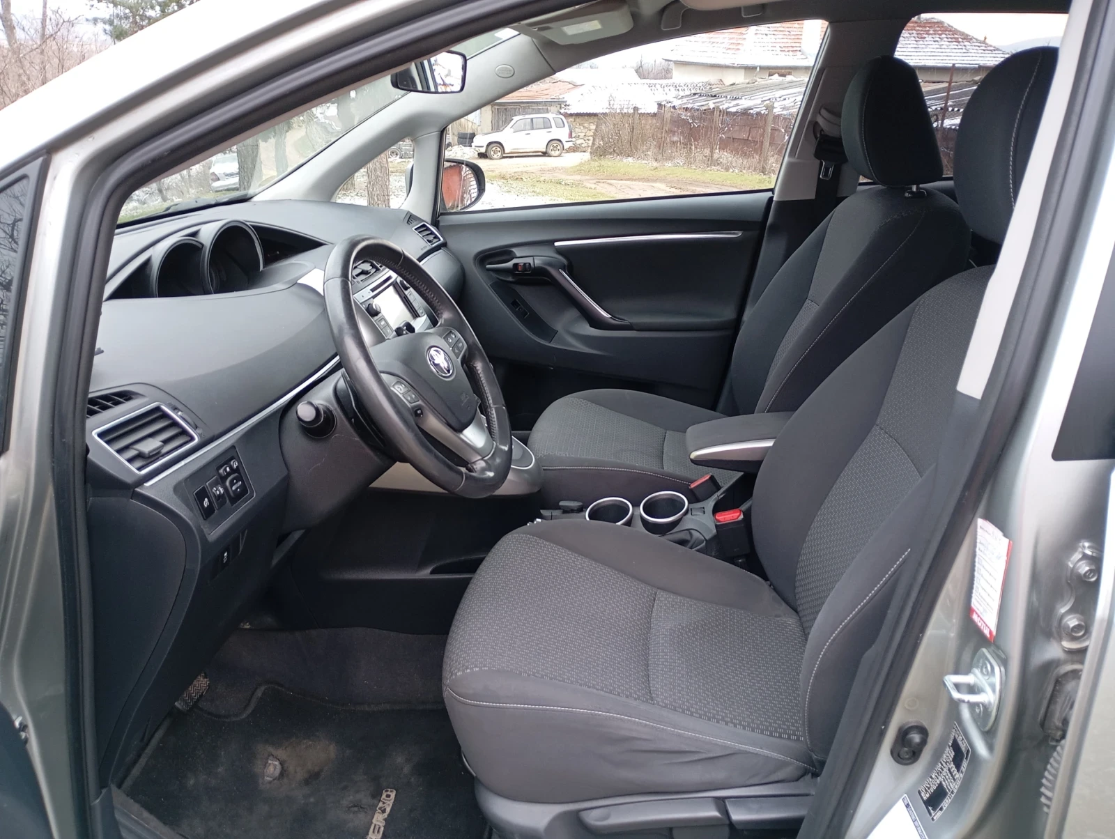 Toyota Verso | Mobile.bg � ����������� 12