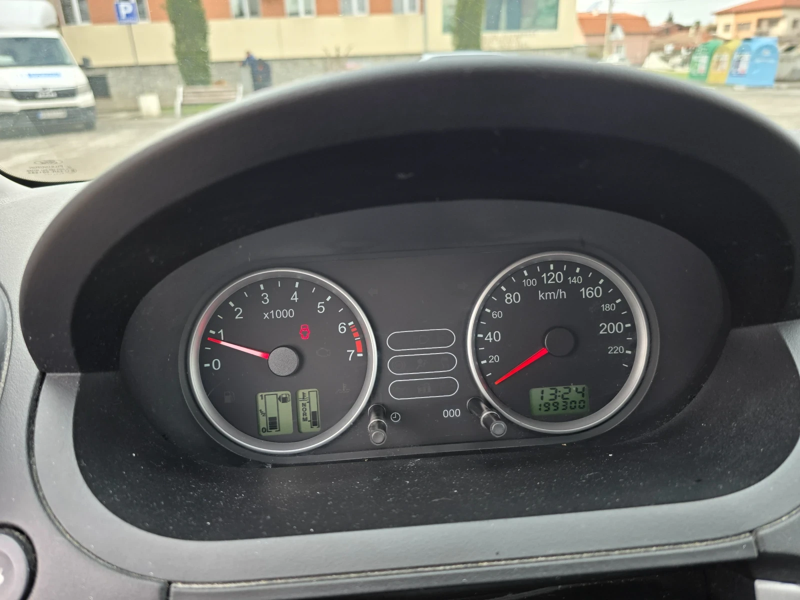 Ford Fiesta 1.3 КЛИМАТИК - изображение 9