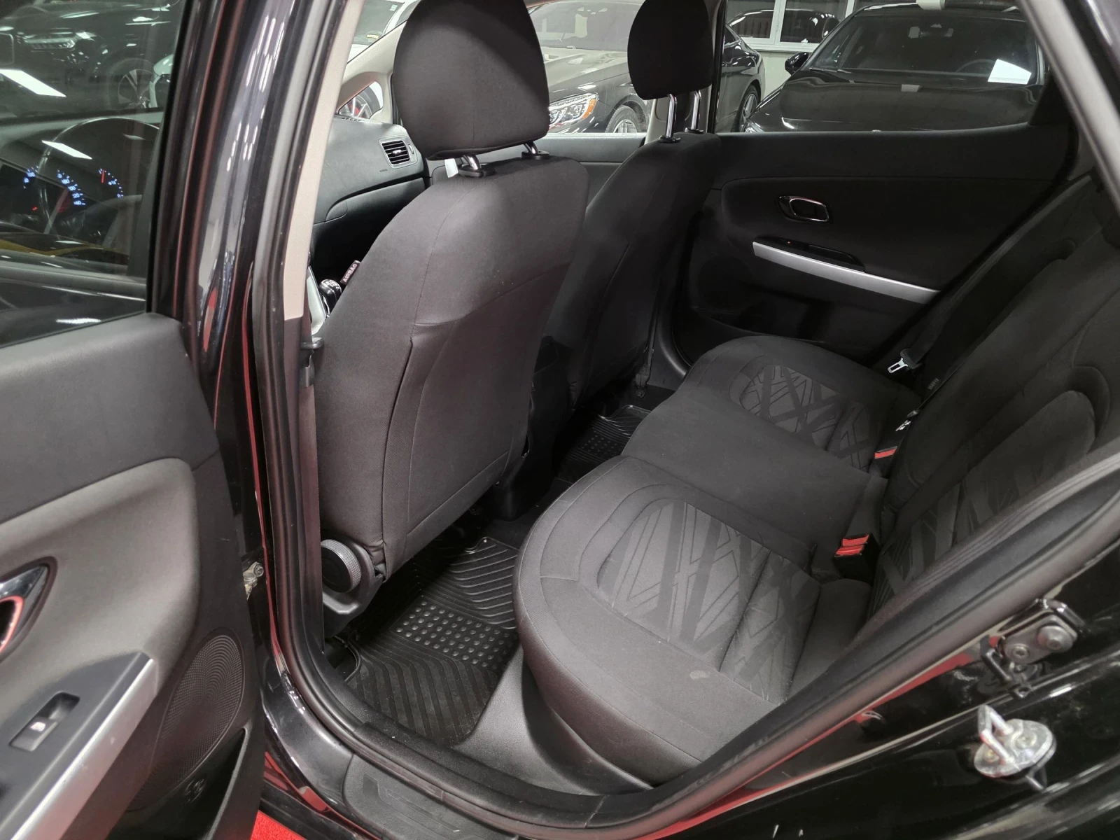 Kia Ceed 1.4 CVVT | 101кс | 6СК | Обслужена, снимка 15 - Автомобили и джипове - 53752776