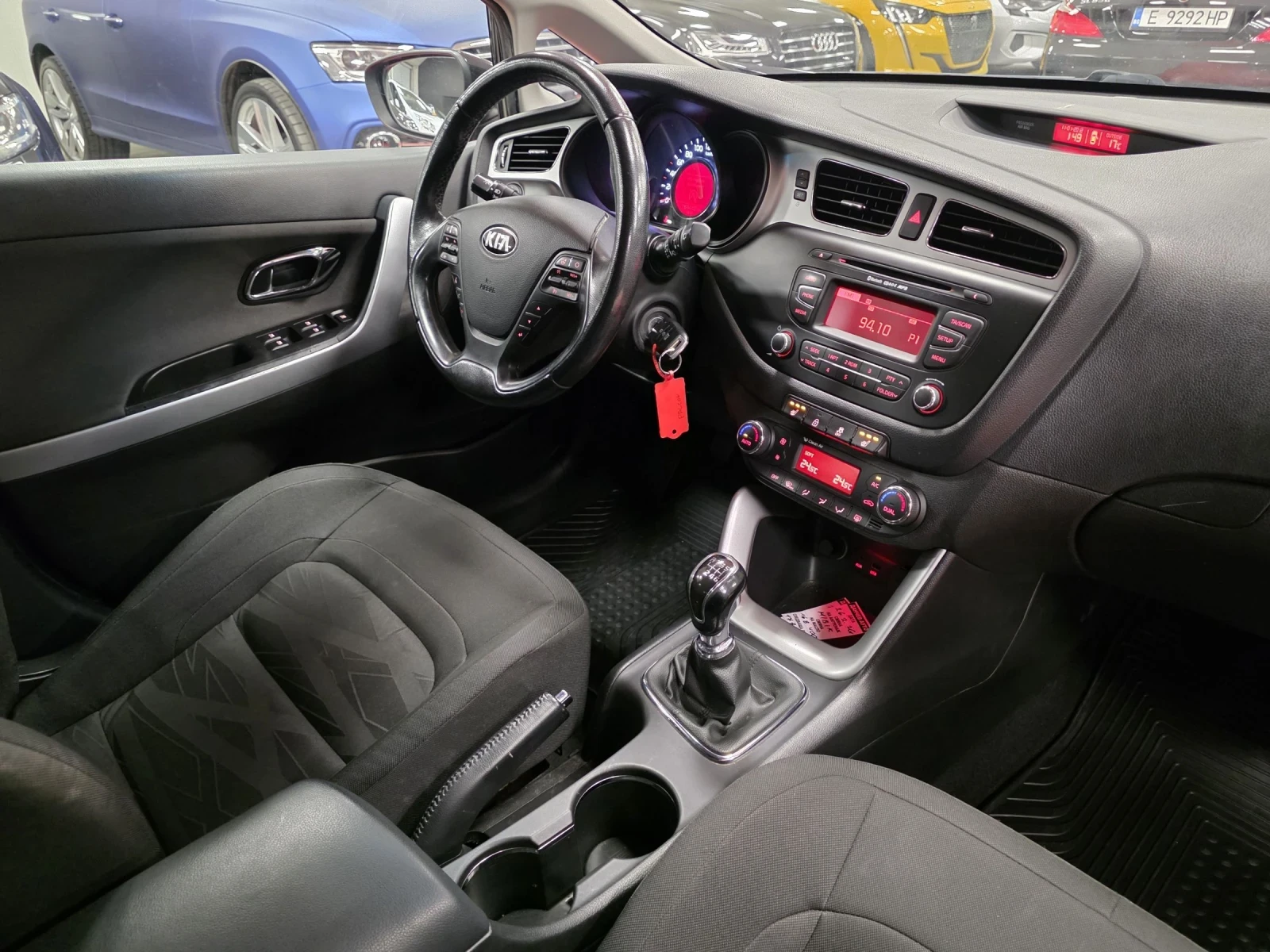 Kia Ceed 1.4 CVVT | 101кс | 6СК | Обслужена, снимка 12 - Автомобили и джипове - 53752776