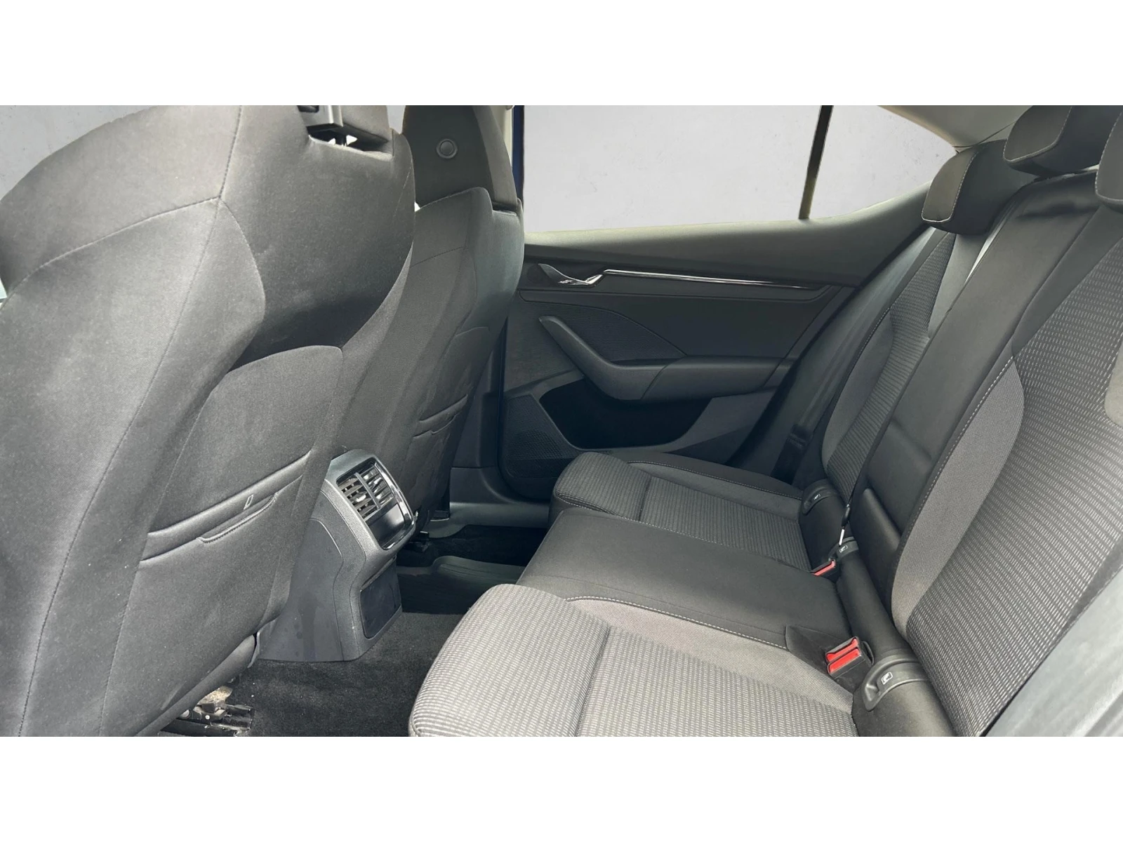 Skoda Octavia 2.0 TDi, Месечна вноска от 200  , снимка 11 - Автомобили и джипове - 54788412