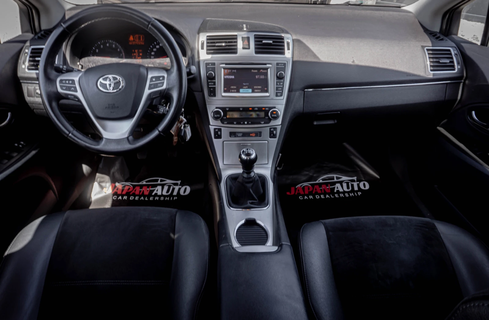 Toyota Avensis 1.8 бензин! ТОП! С ГАРАНЦИЯ! ALCANTARA, снимка 8 - Автомобили и джипове - 55086117