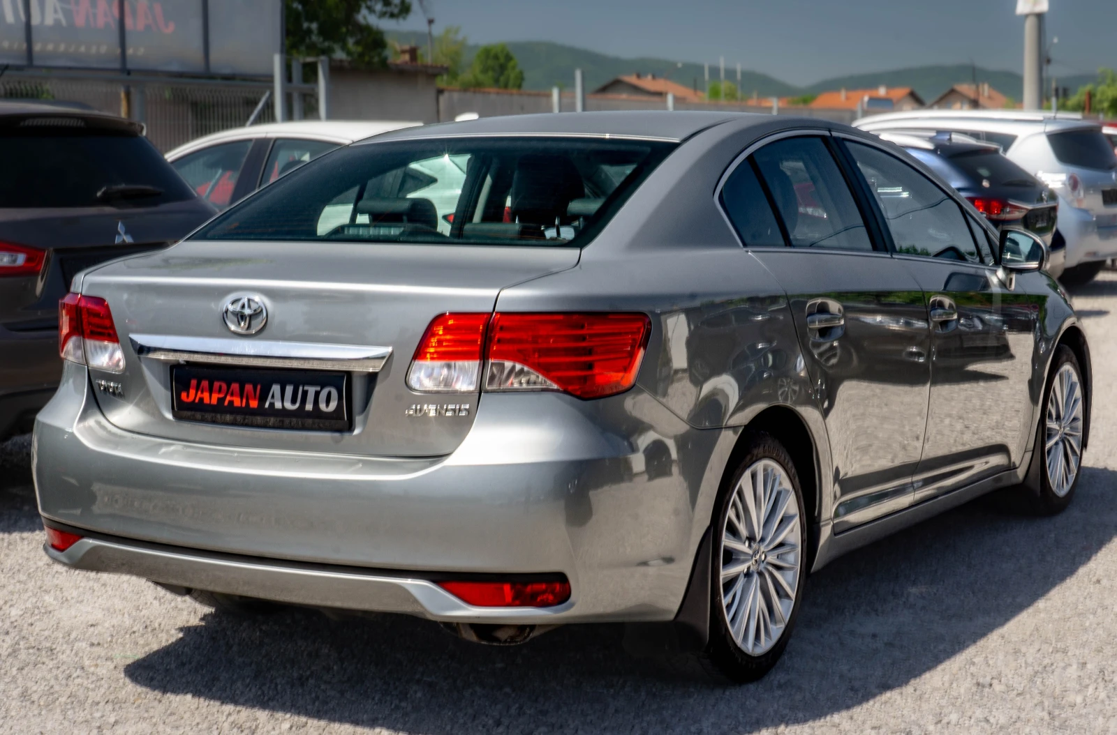 Toyota Avensis 1.8 бензин! ТОП! С ГАРАНЦИЯ! ALCANTARA, снимка 3 - Автомобили и джипове - 55086117