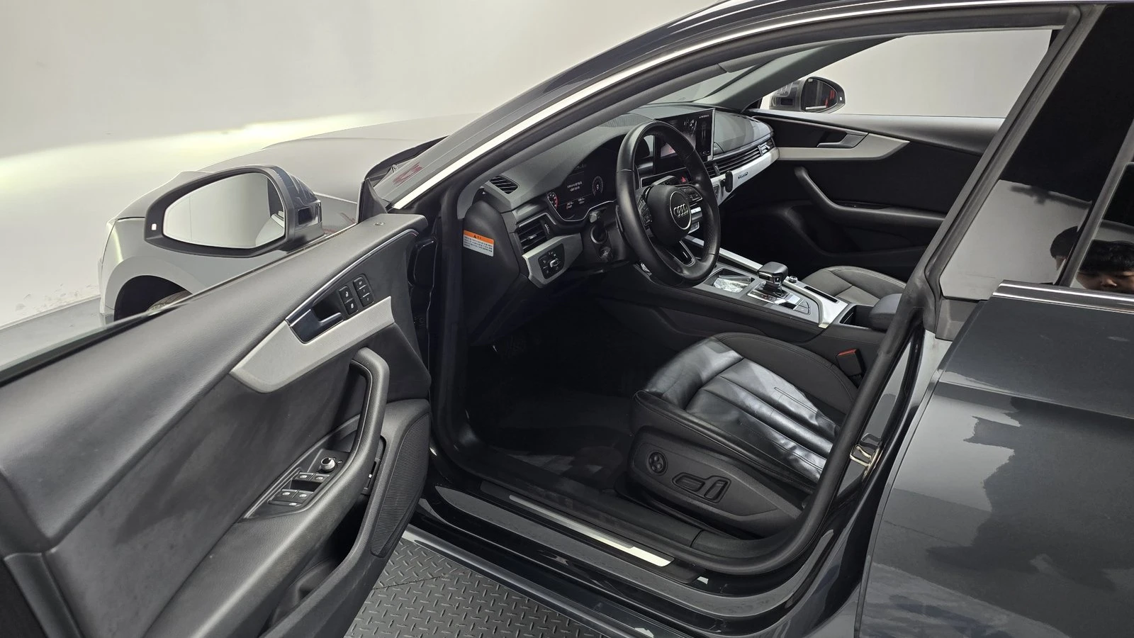 Audi A5 40 TFSI quattro* ЛЮК* KEYLESS* КРАЙНА ЦЕНА, снимка 10 - Автомобили и джипове - 55336589