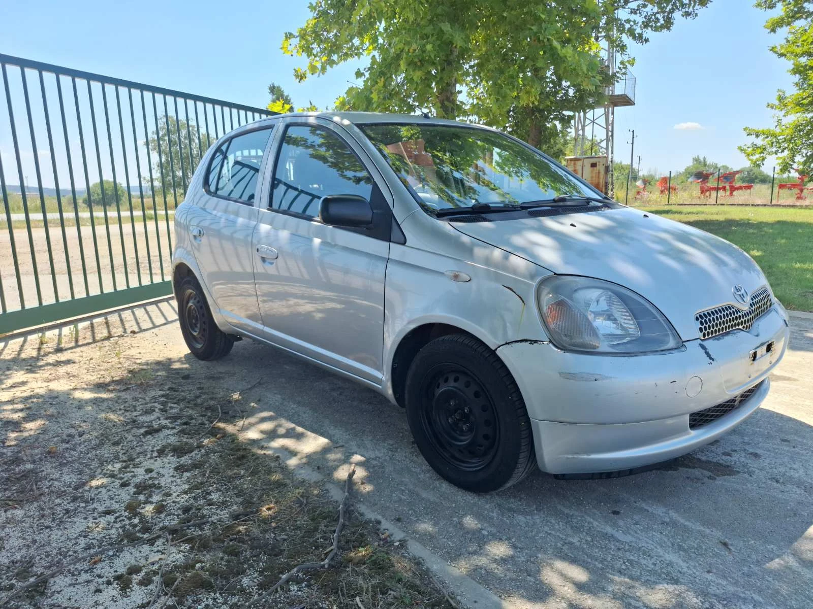 Toyota Yaris 1, 3 VVT-i АВТОМАТИК, снимка 2 - Автомобили и джипове - 55486655