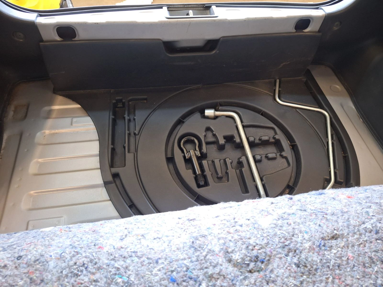 Toyota Yaris 1, 3 VVT-i АВТОМАТИК, снимка 14 - Автомобили и джипове - 55486655