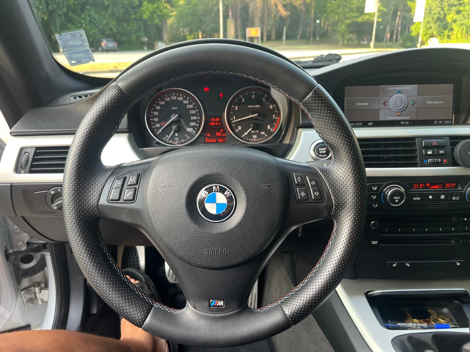 BMW 325 Обслужен* Регистриран* Навигация* Кожа* Ръчка* N52, снимка 12 - Автомобили и джипове - 55506462